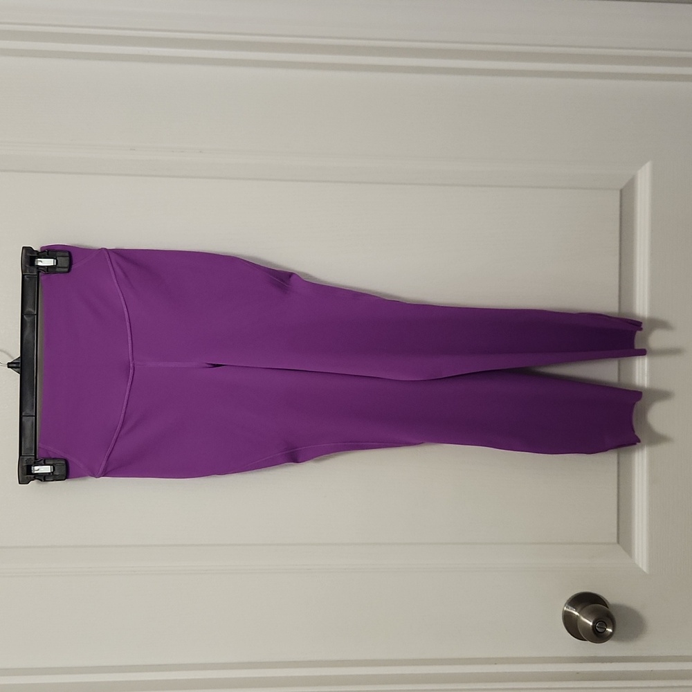 Lululemon NWOT Base Pace 23 inch.